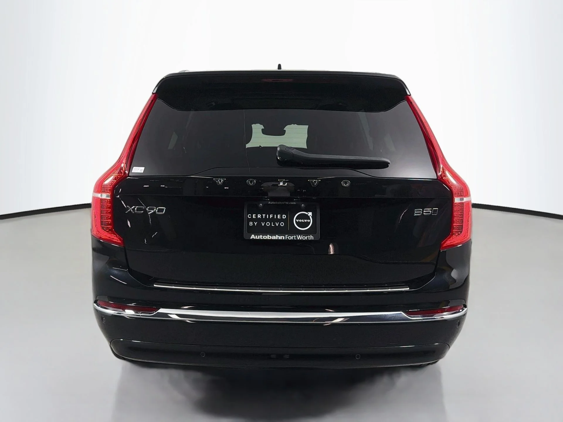 Certified Used 2024 Onyx Black Volvo Plus image 7