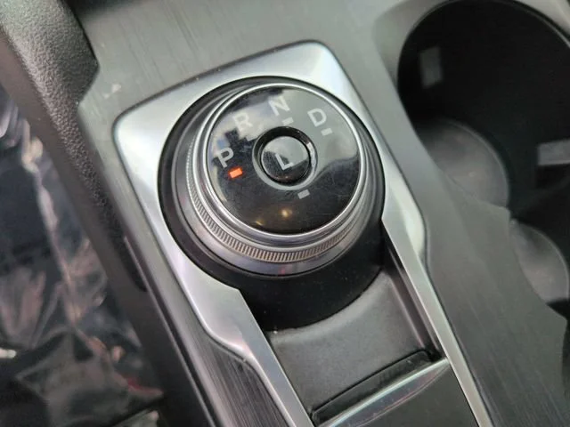 Used 2021 Red Ford SE image 16