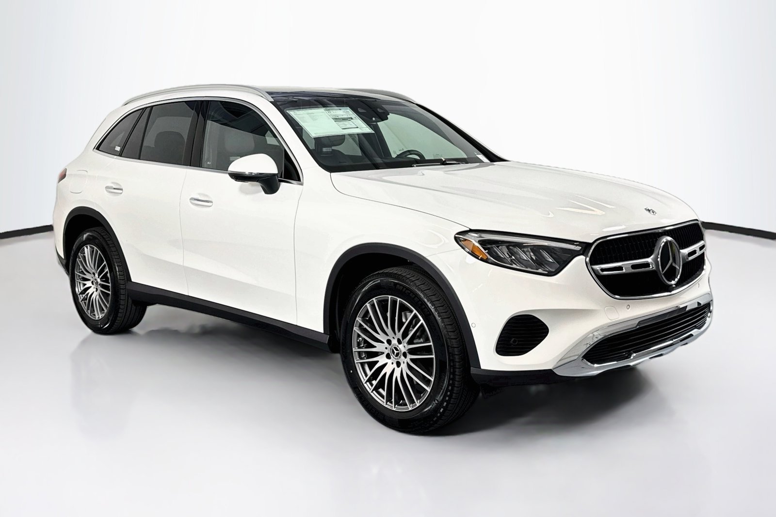 New 2027 Polar White Mercedes-Benz GLC 300 image 3