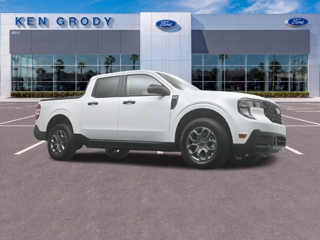New 2026 Oxford White Ford XLT image 1