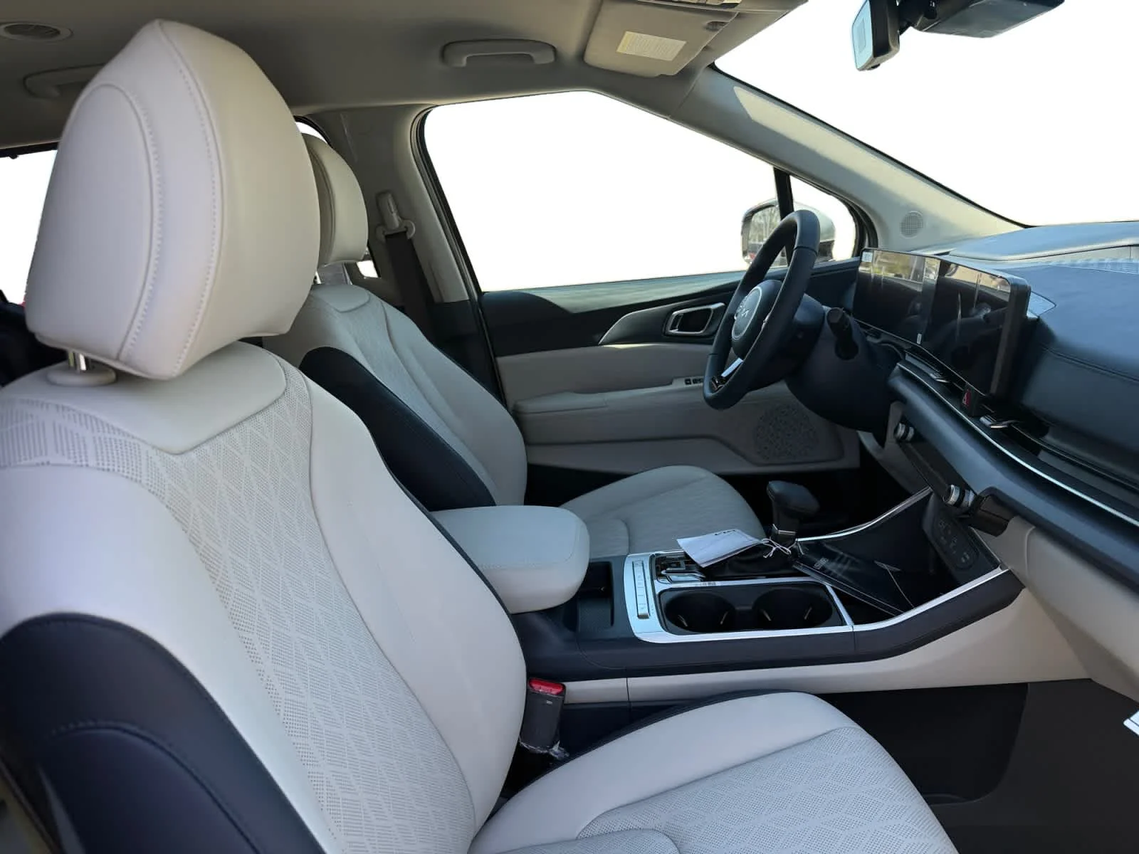 New 2026 Ivory Silver Kia EX image 15