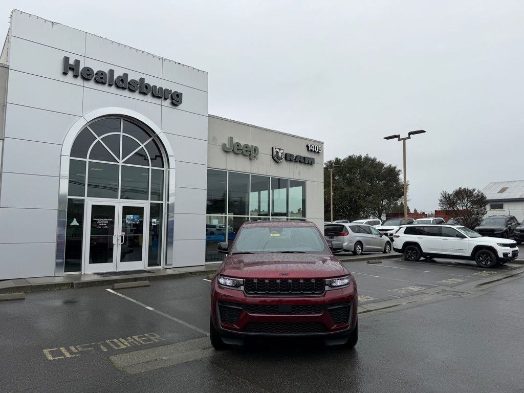 New 2026 Velvet Red Pearl-Coat Exterior Paint Jeep Laredo Altitude image 8