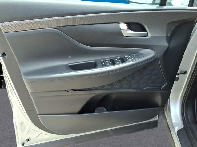 2020 Hyundai Santa Fe SE - Photo 18