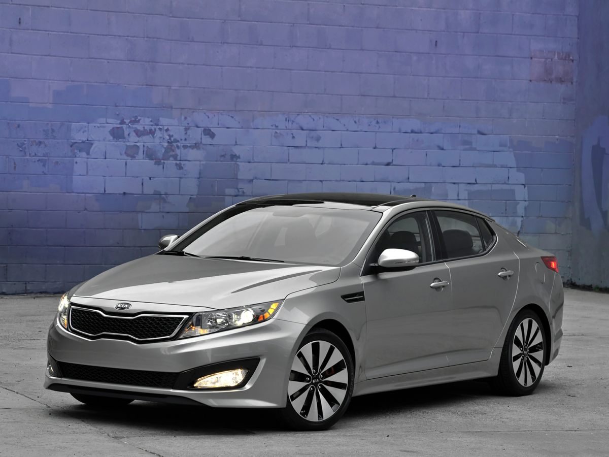 2011 Kia Optima LX AT's photo