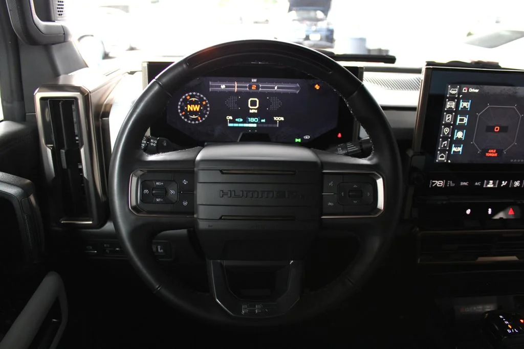 Used 2025 Black GMC 2X image 21