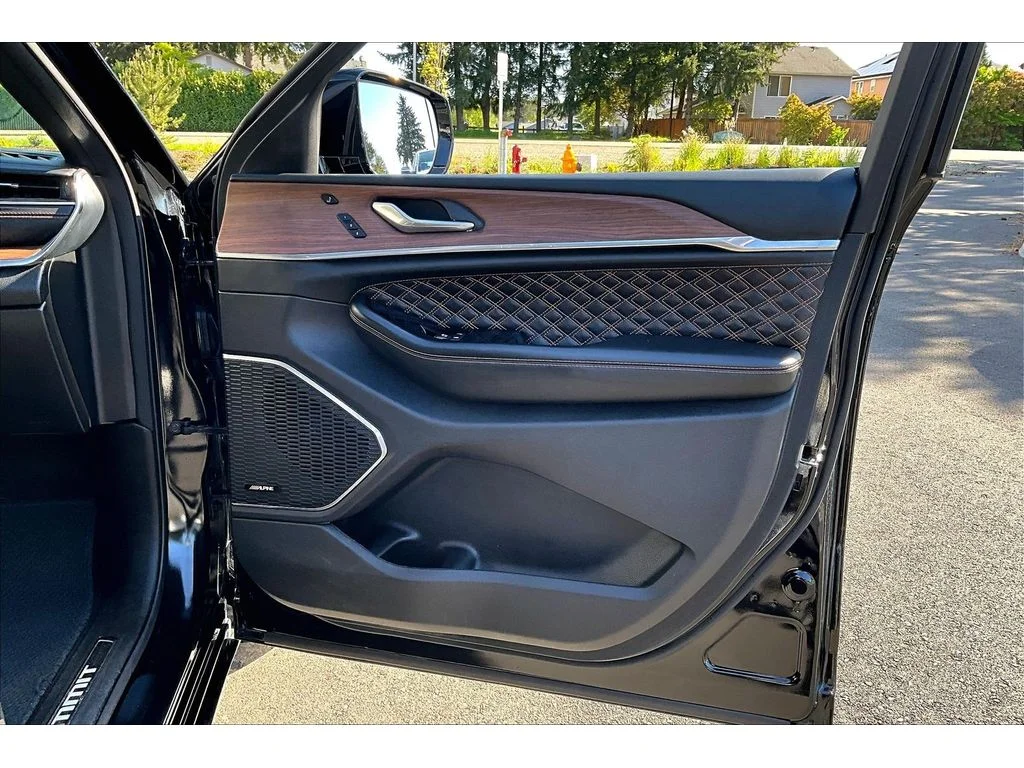 Used 2024 Black Jeep Summit image 24