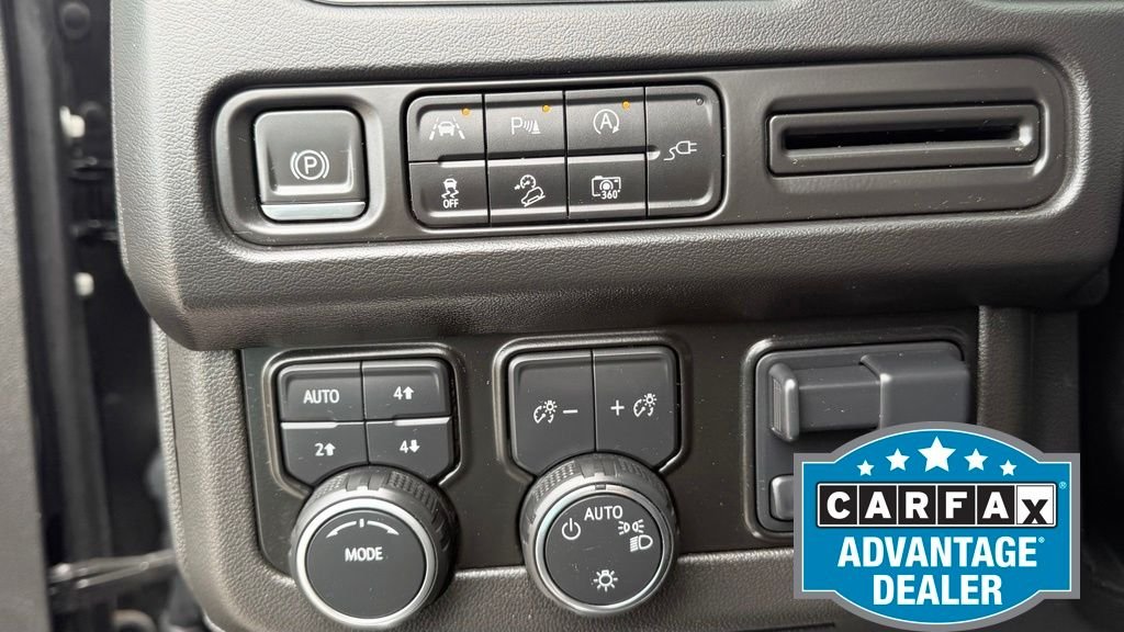 Used 2022 Black Chevrolet Z71 image 22