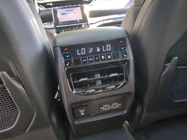 2022 Jeep Grand Cherokee Overland - Photo 45