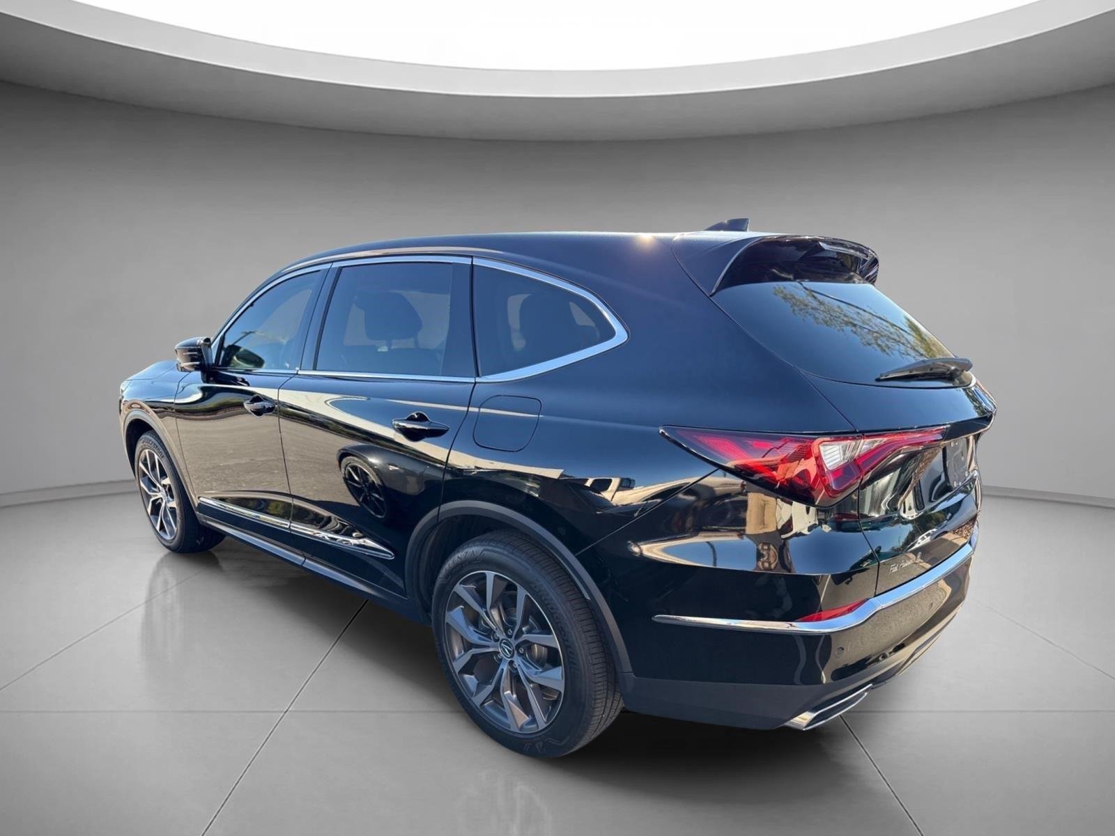 Used 2024 Majestic Black Pearl Acura SH-AWD w/Tech image 9