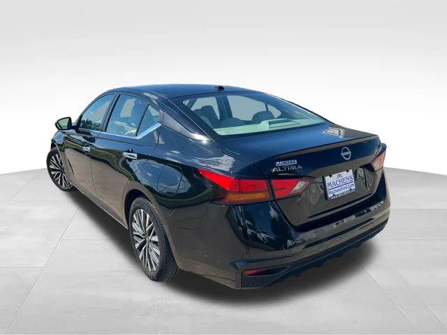 Used 2024 Black Nissan 2.5 SV image 5