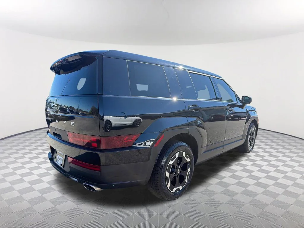 Used 2024 Black Hyundai SE image 5