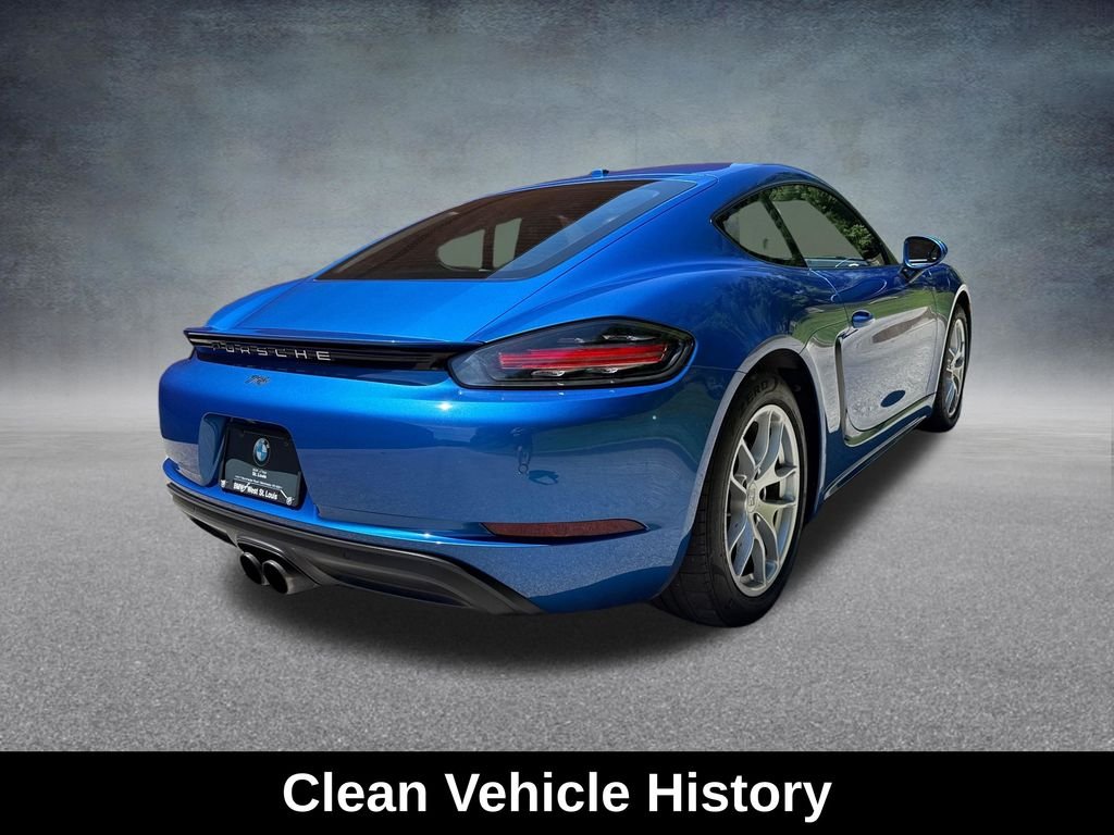 Used 2017  Porsche Base image 5