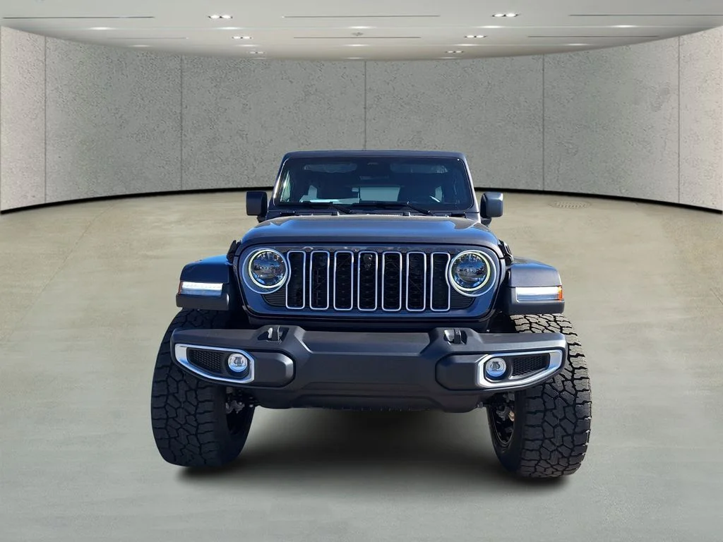 New 2026 Granite Crystal Metallic Clear-Coat Exterior Paint Jeep Sahara image 2
