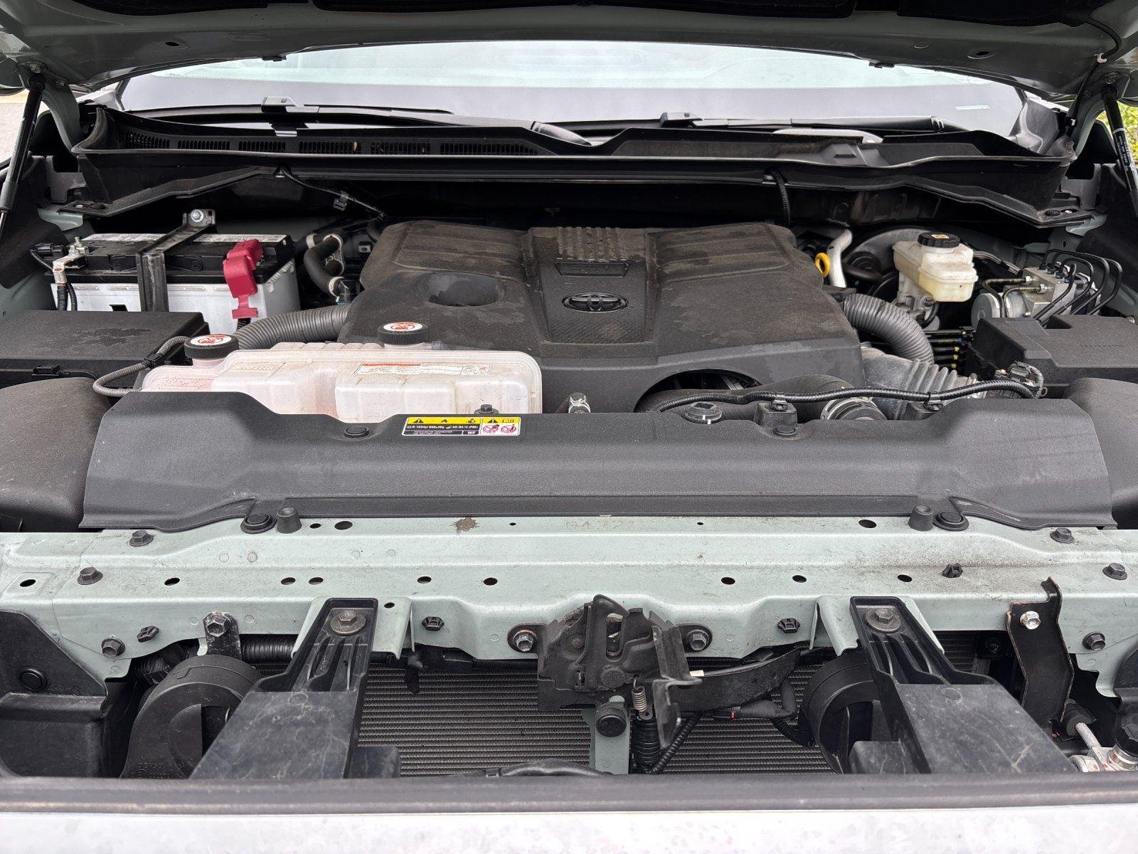 Used 2022 Lunar Rock Toyota SR5 image 9