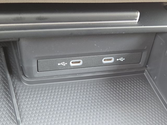 New 2026 Opal White Pearl Volkswagen 2.0T SE image 7