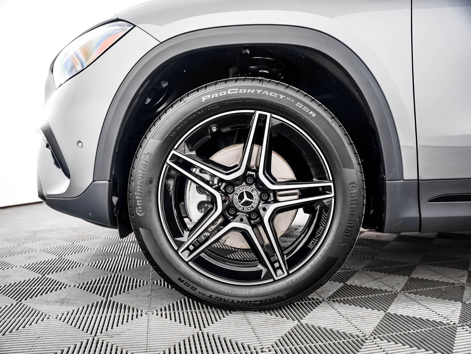 New 2026 Mountain Grey Metallic Mercedes-Benz GLA 250 image 6