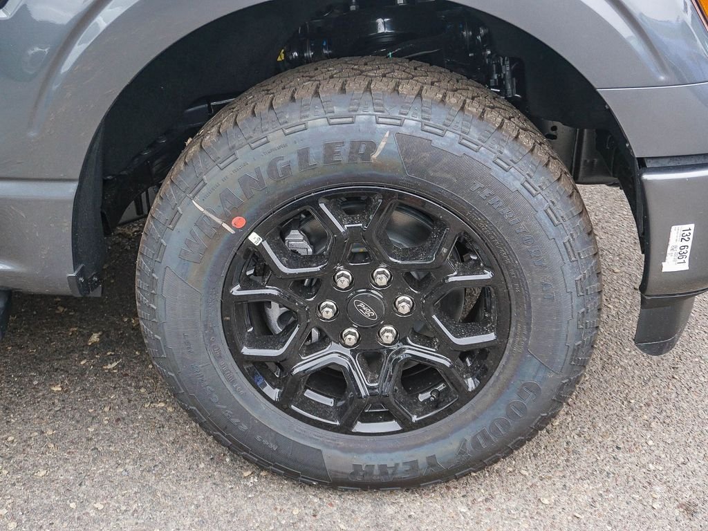 New 2026 Carbonized Gray Metallic Ford XLT image 9