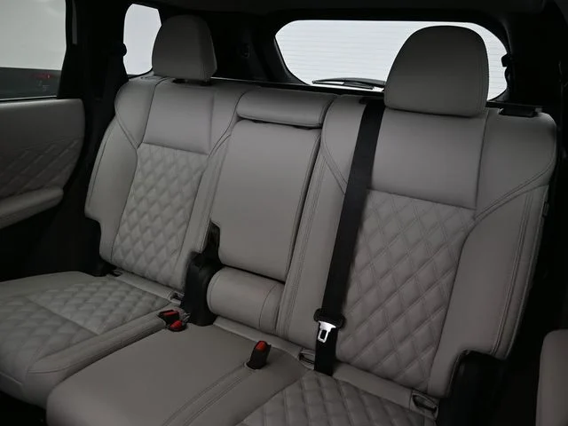 New 2025 White Mitsubishi SEL S-AWC image 15