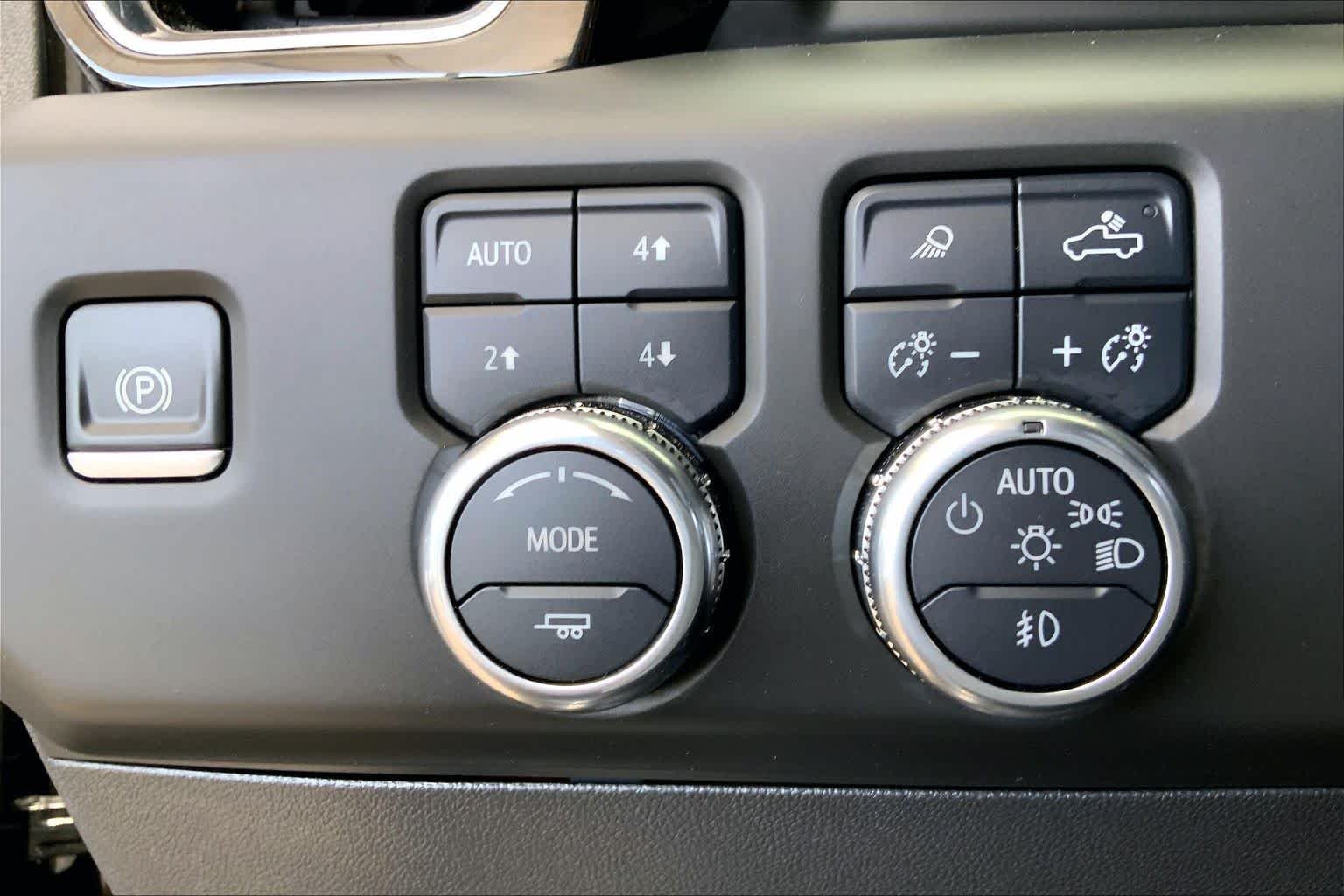 Used 2025 Onyx Black GMC Denali image 33