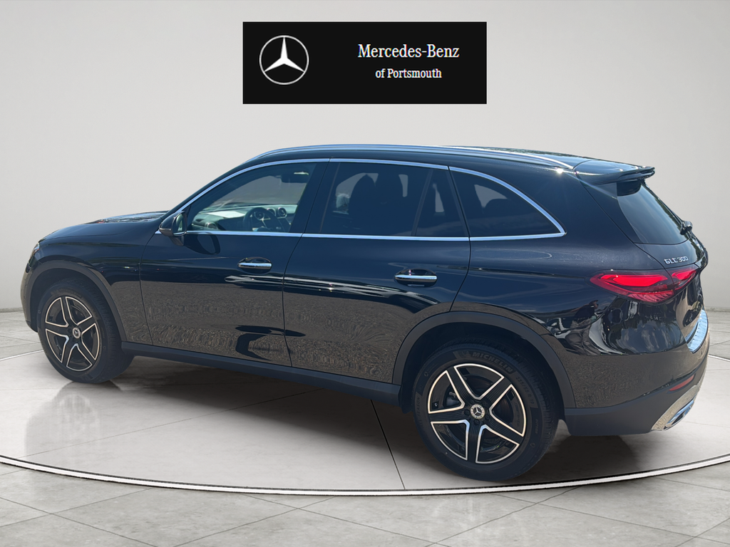 Used 2026 Black Mercedes-Benz GLC 300 image 3