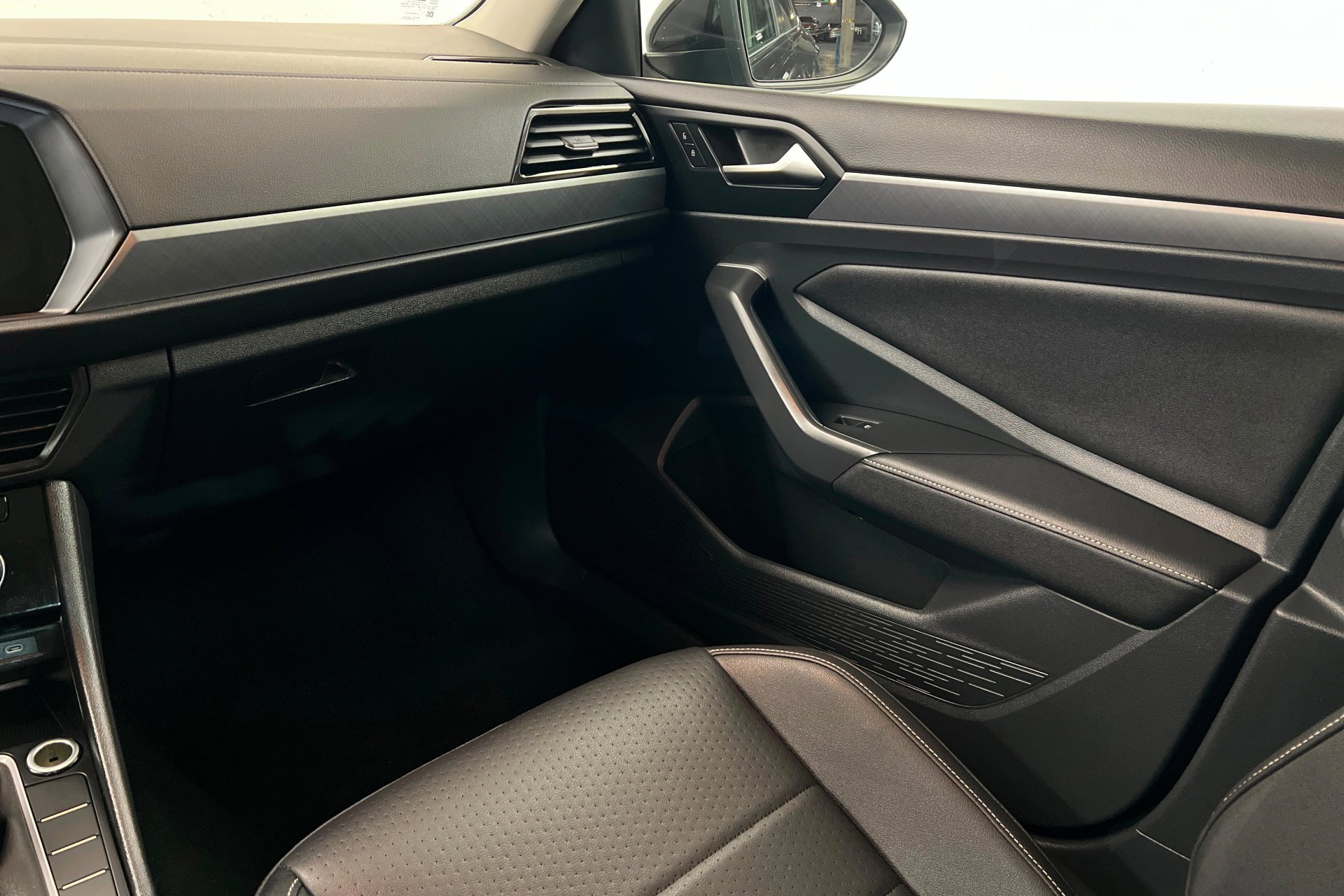 2024 Volkswagen Jetta SE - Photo 11