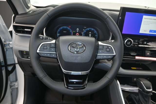 New 2026 Wind Chill Pearl Toyota Limited image 5