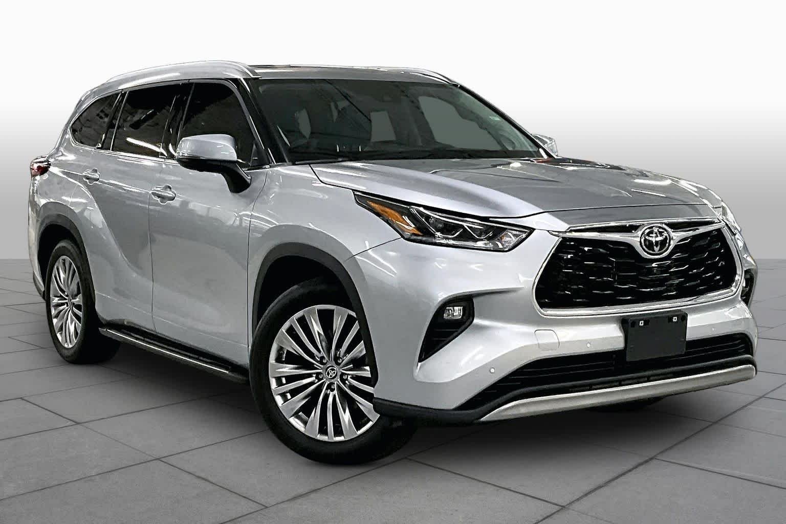 Used 2023 Celestial Silver Metallic Toyota Platinum image 3