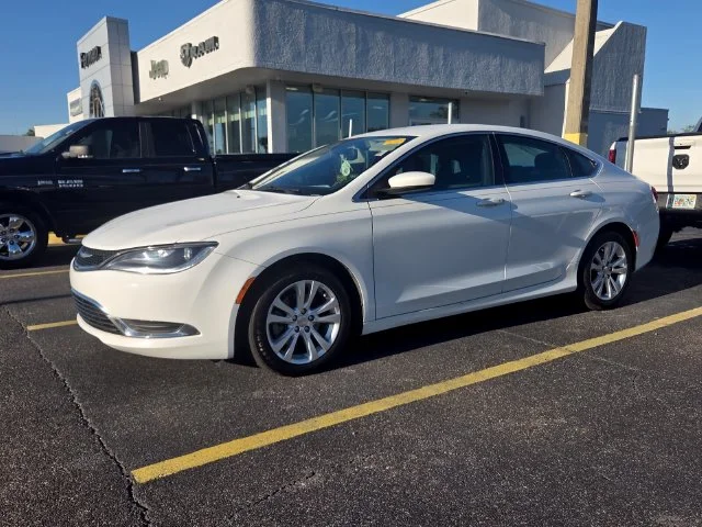 Used 2016 White Chrysler Limited image 3