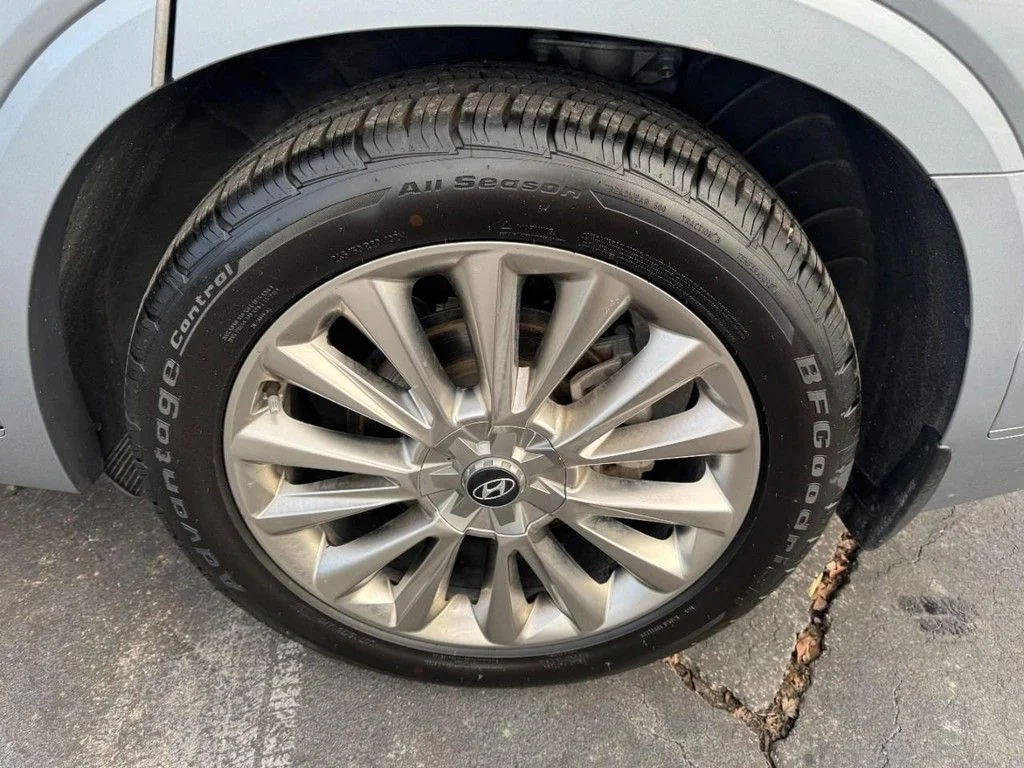 Used 2020 Silver Hyundai Limited image 7