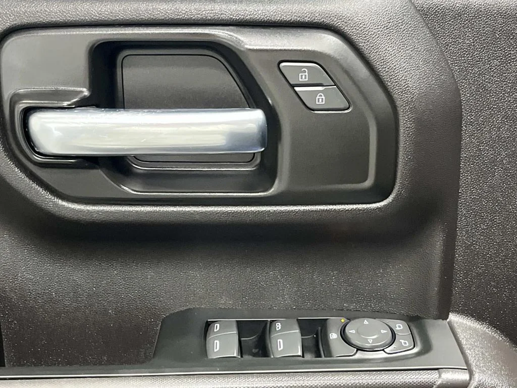 Used 2023 Glacier Blue Metallic Chevrolet Custom image 16