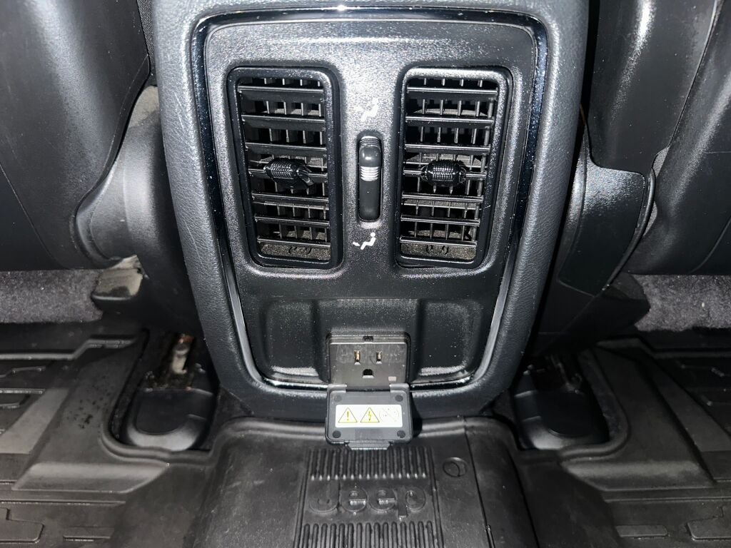 Certified Used 2020 Diamond Black Crystal Pearl Coat Jeep Laredo E image 19