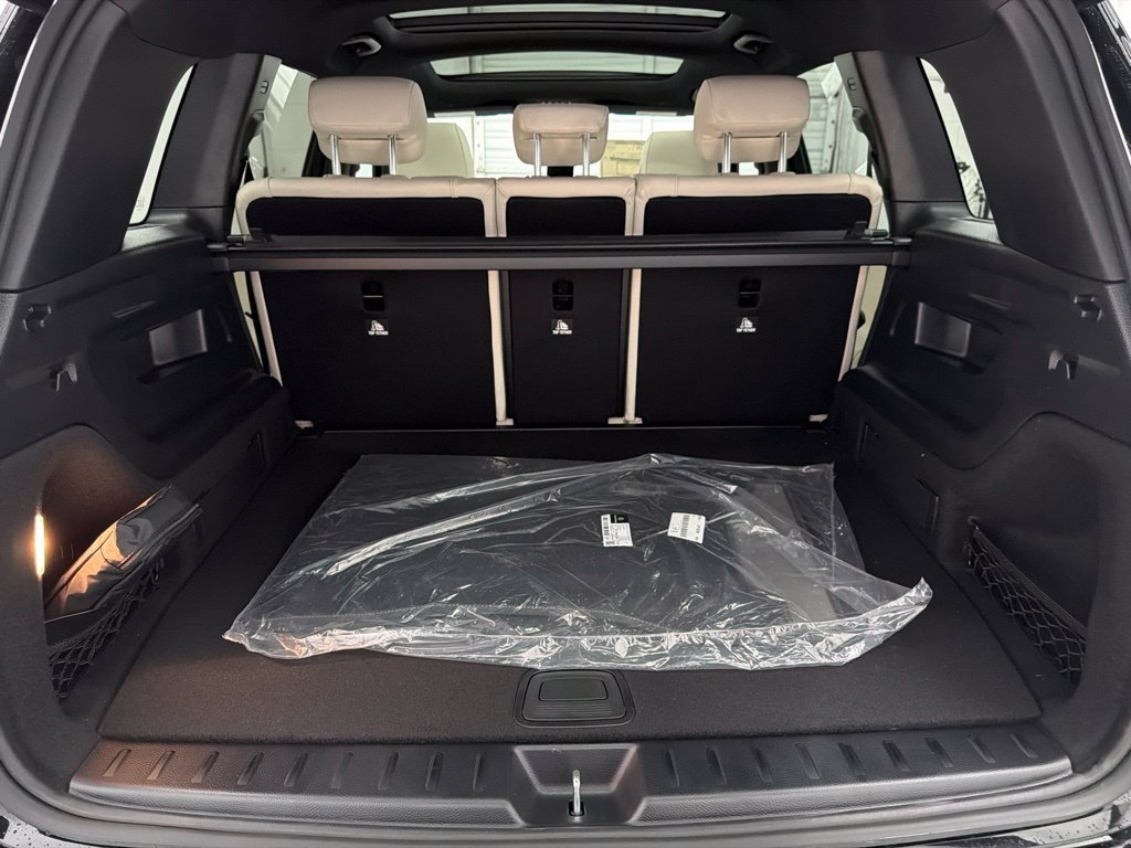 Used 2026 Black Mercedes-Benz GLB 250 image 23