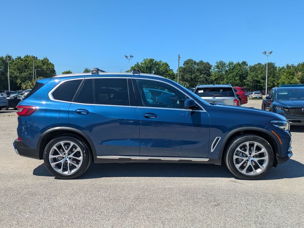 Used 2021 Blue BMW xDrive40i image 6