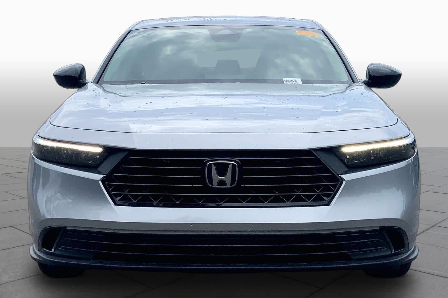 Used 2025 Meteorite Gray Metallic Honda SE image 4
