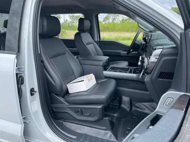 New 2026 Avalanche Gray Ford F-450® LARIAT® image 48