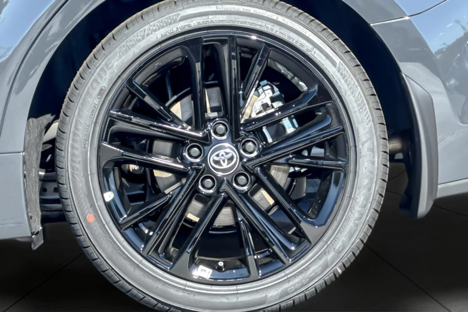 2026 Toyota Camry SE - Photo 24