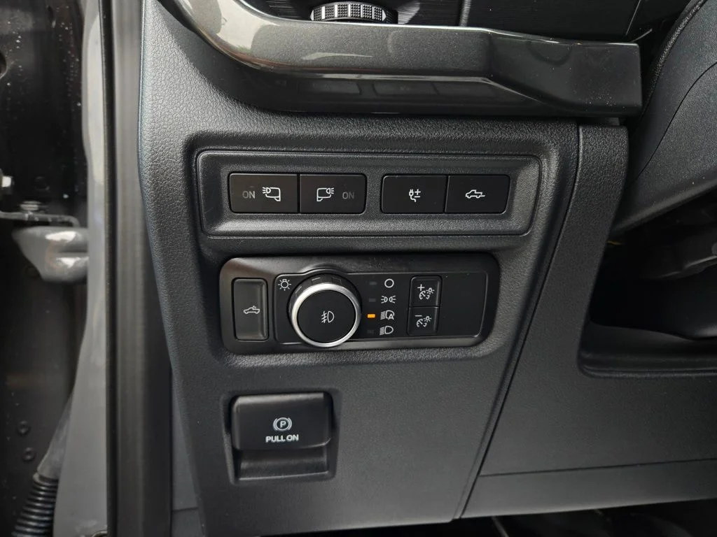 Used 2021 Gray Ford XLT image 13