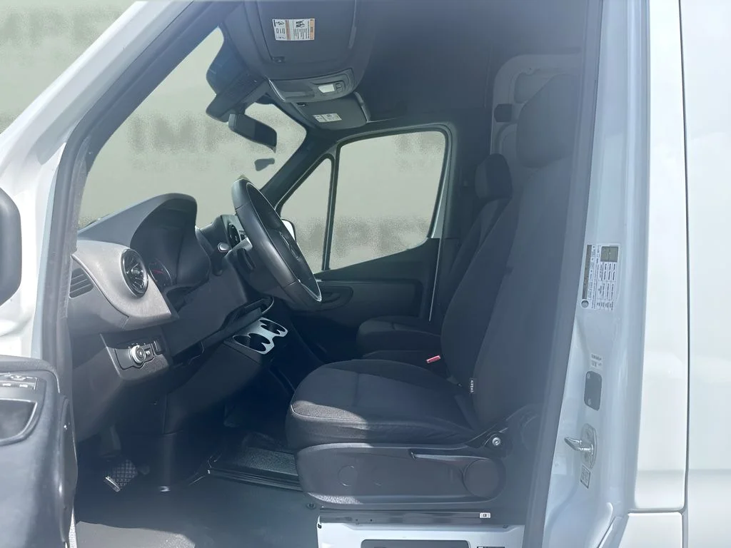Used 2025 White Mercedes-Benz Cargo 170 WB image 10