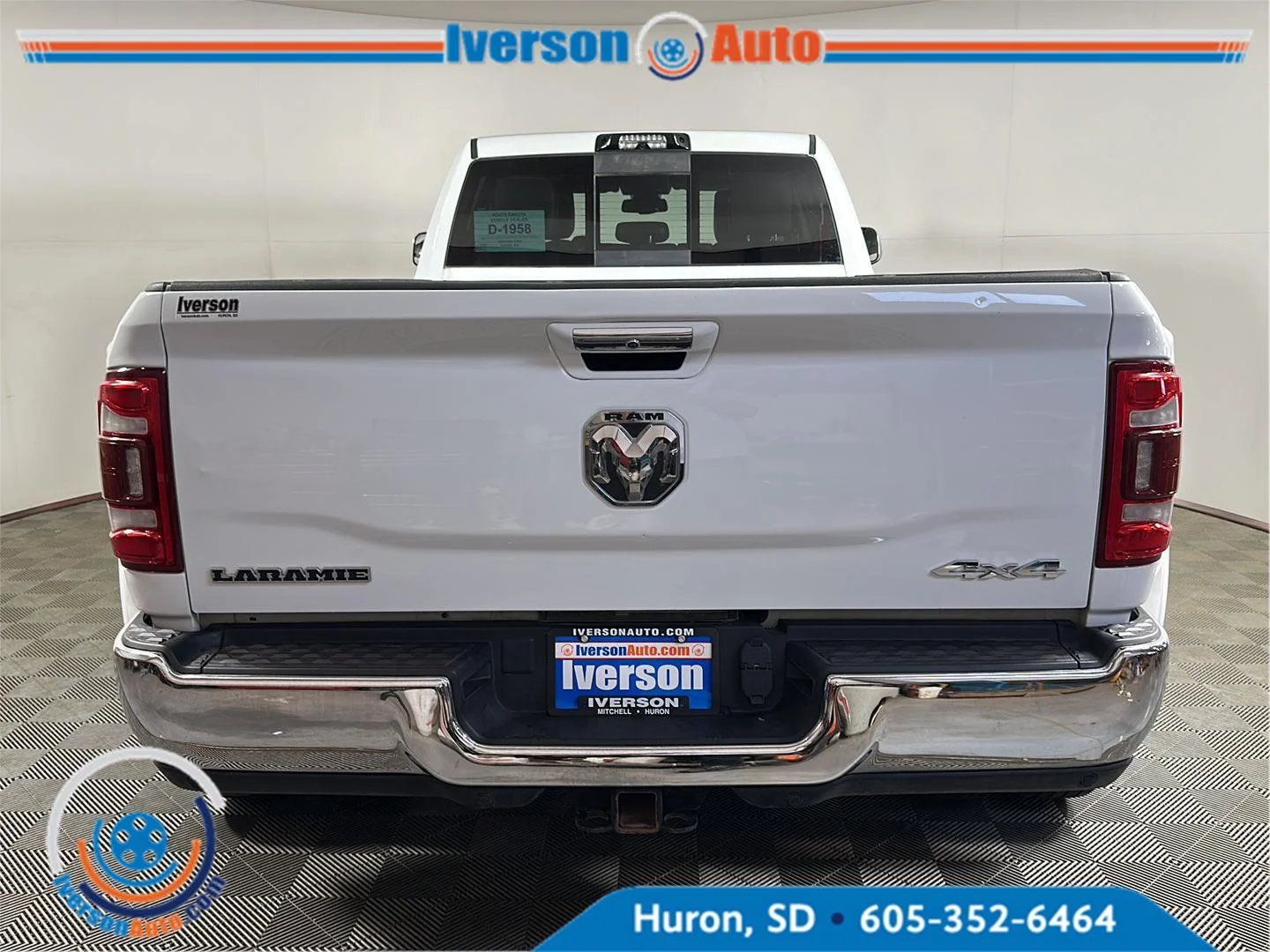 Used 2022 Bright White Clearcoat Ram Laramie image 8