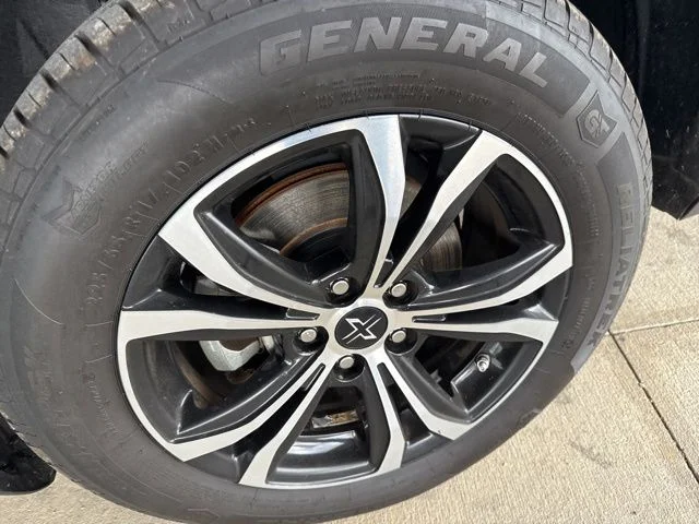 2020 Toyota RAV4 LE - Photo 12
