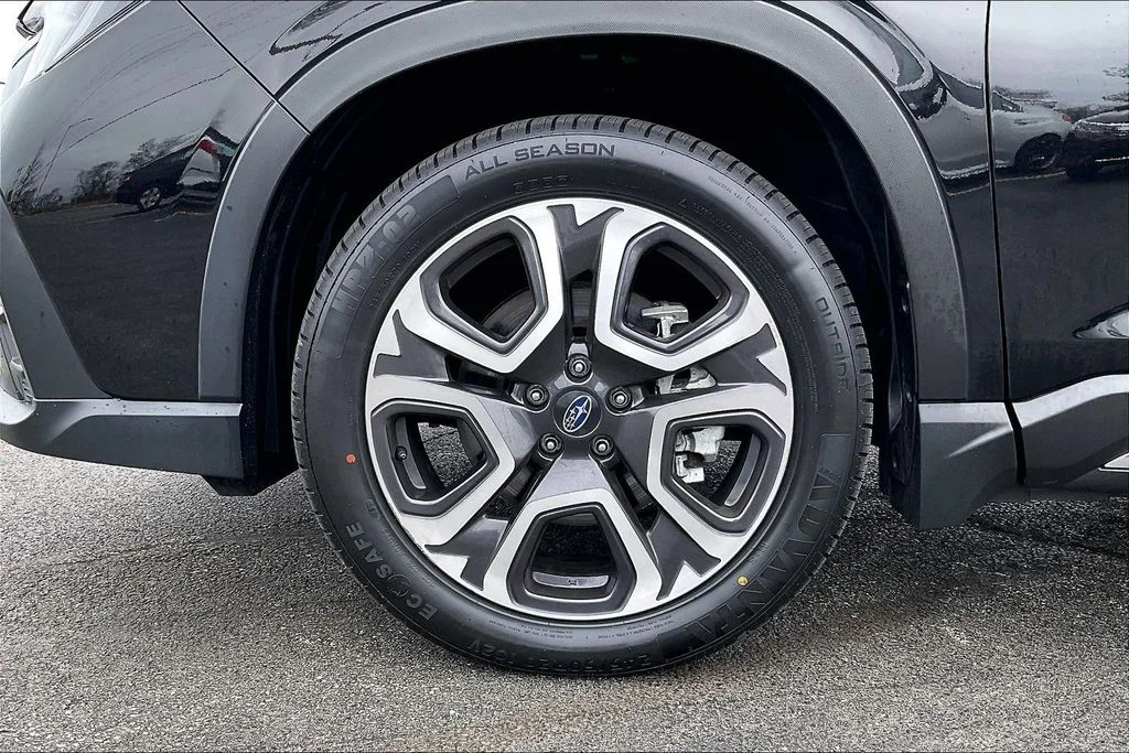 2024 Subaru Ascent Limited - Photo 10