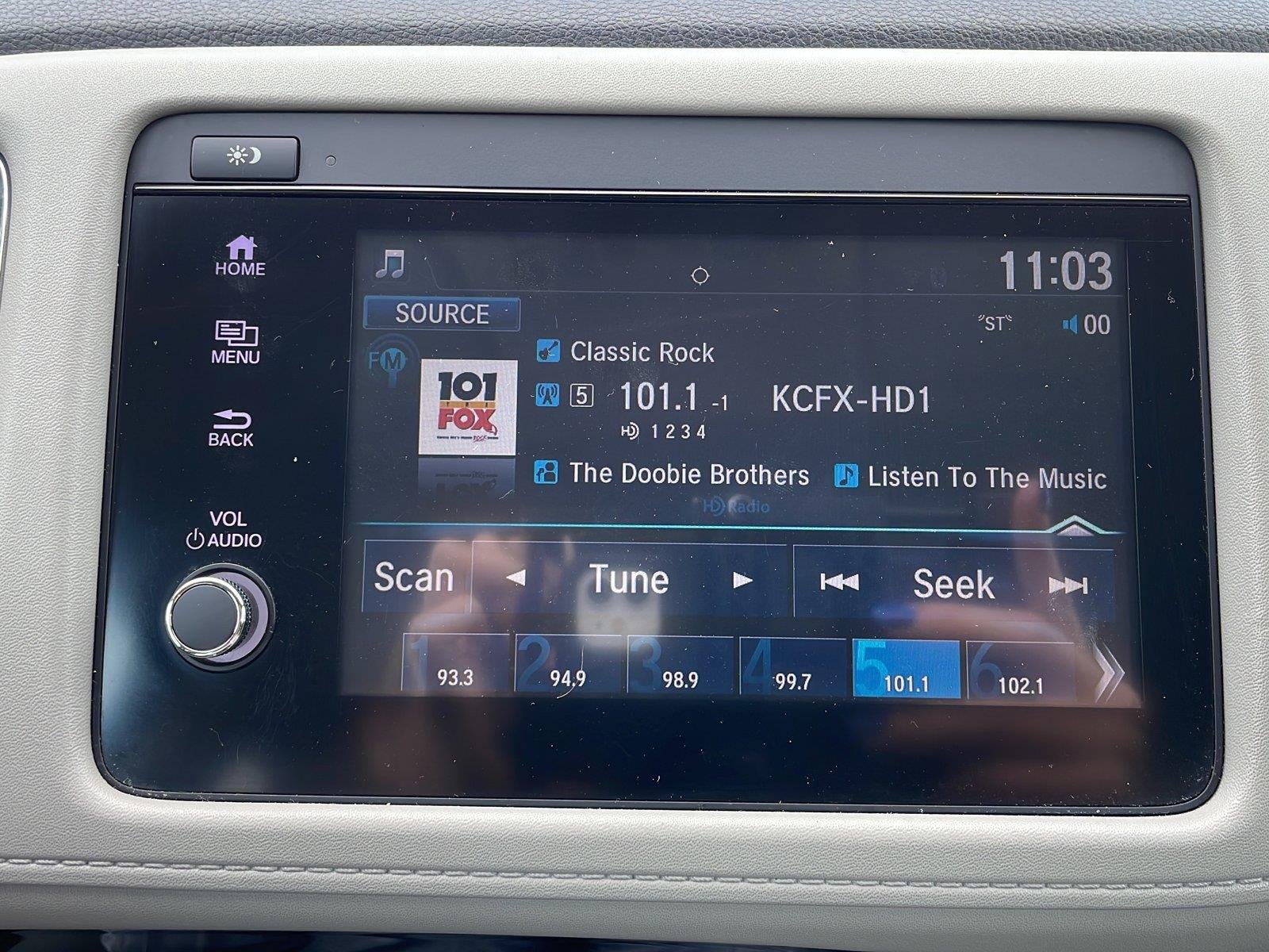 Certified Used 2022 Lunar Silver Metallic Honda AWD EX image 9