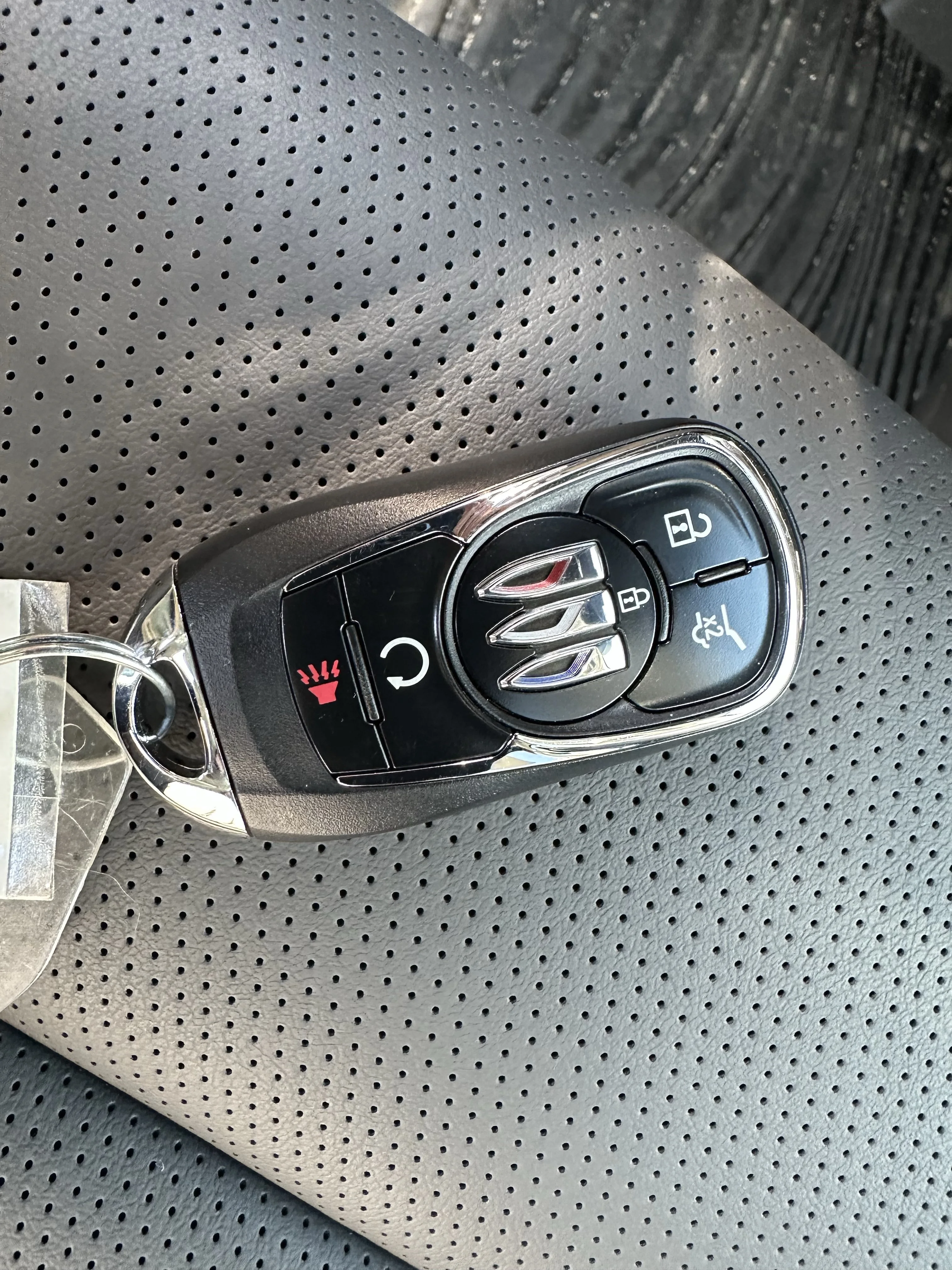 New 2026 Ebony Twilight Metallic Buick Avenir image 24