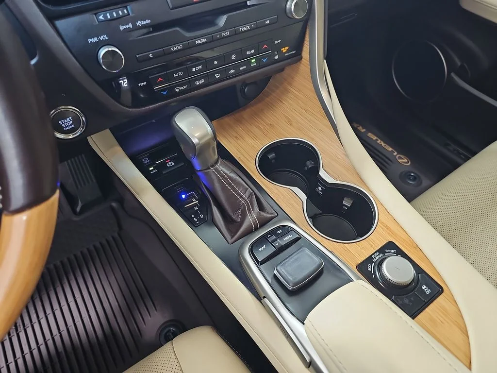 Used 2018 White Lexus 350L image 25