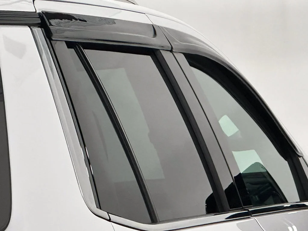 Used 2023 SUMMIT WHITE Chevrolet LT image 12