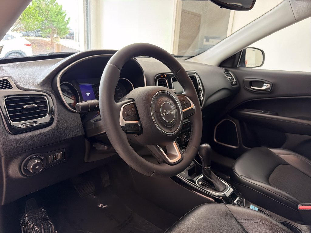 Used 2021 Red Line Jeep Latitude image 15