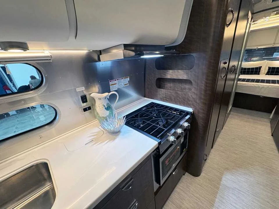 New 2026 SILVER AIRSTREAM  image 23