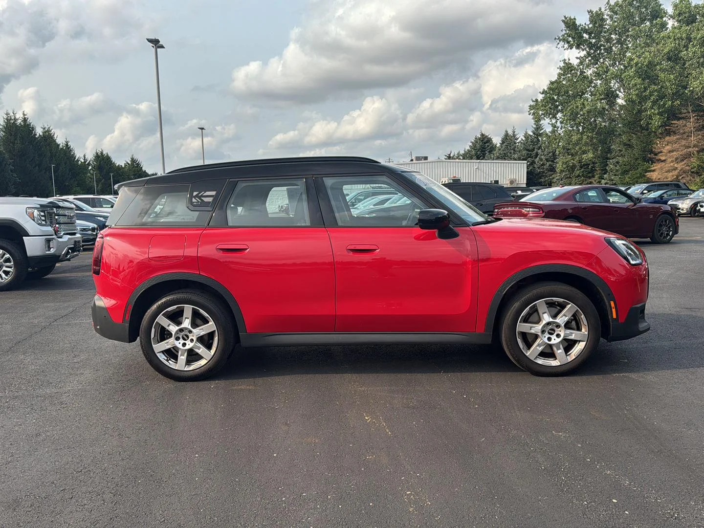Used 2025 Chili Red II MINI S image 2