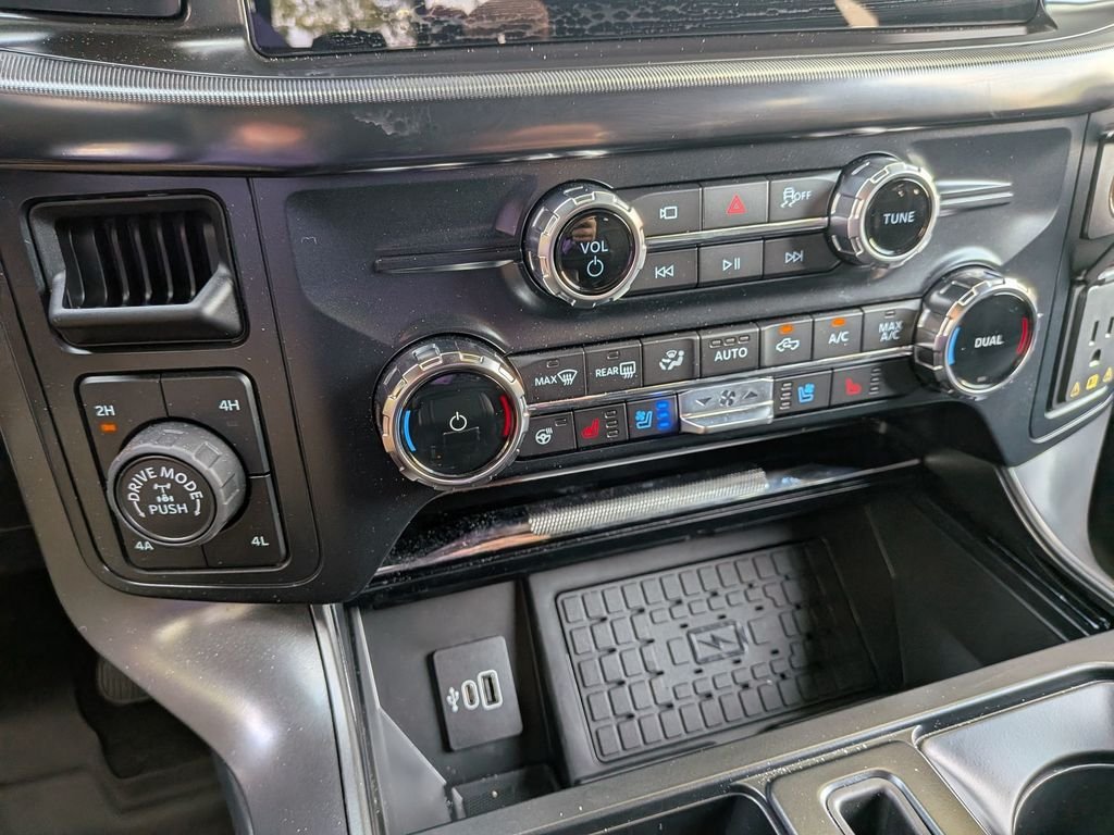 New 2026 Carbonized Gray Metallic Ford Lariat® image 19