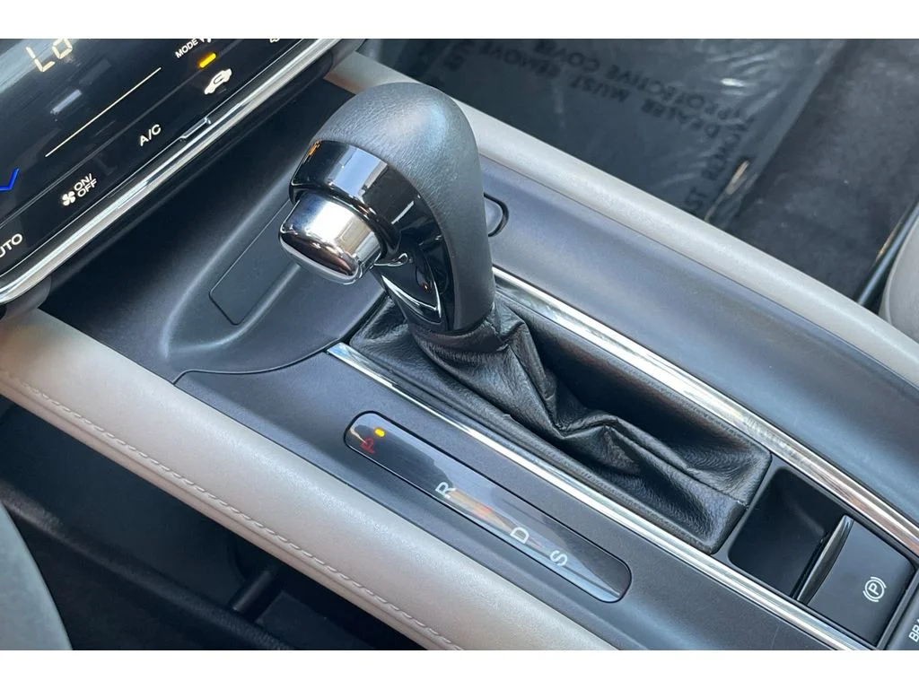 Used 2018 White Orchid Pearl Honda EX-L Navi image 33